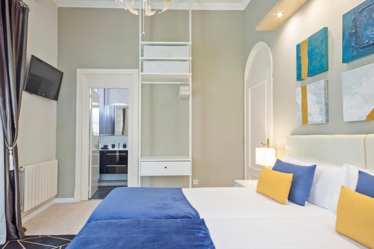 Villa con 8 Camere da Letto
