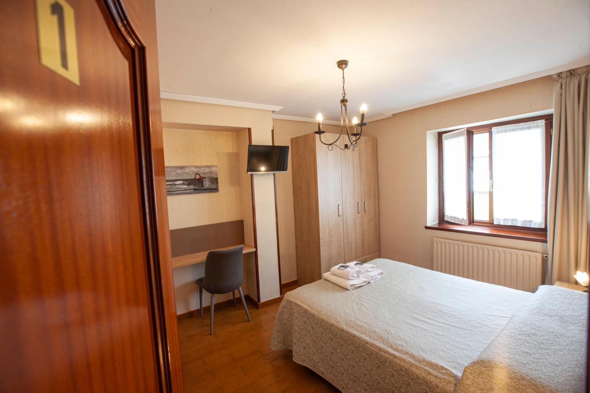 Double Room Private Bathroom