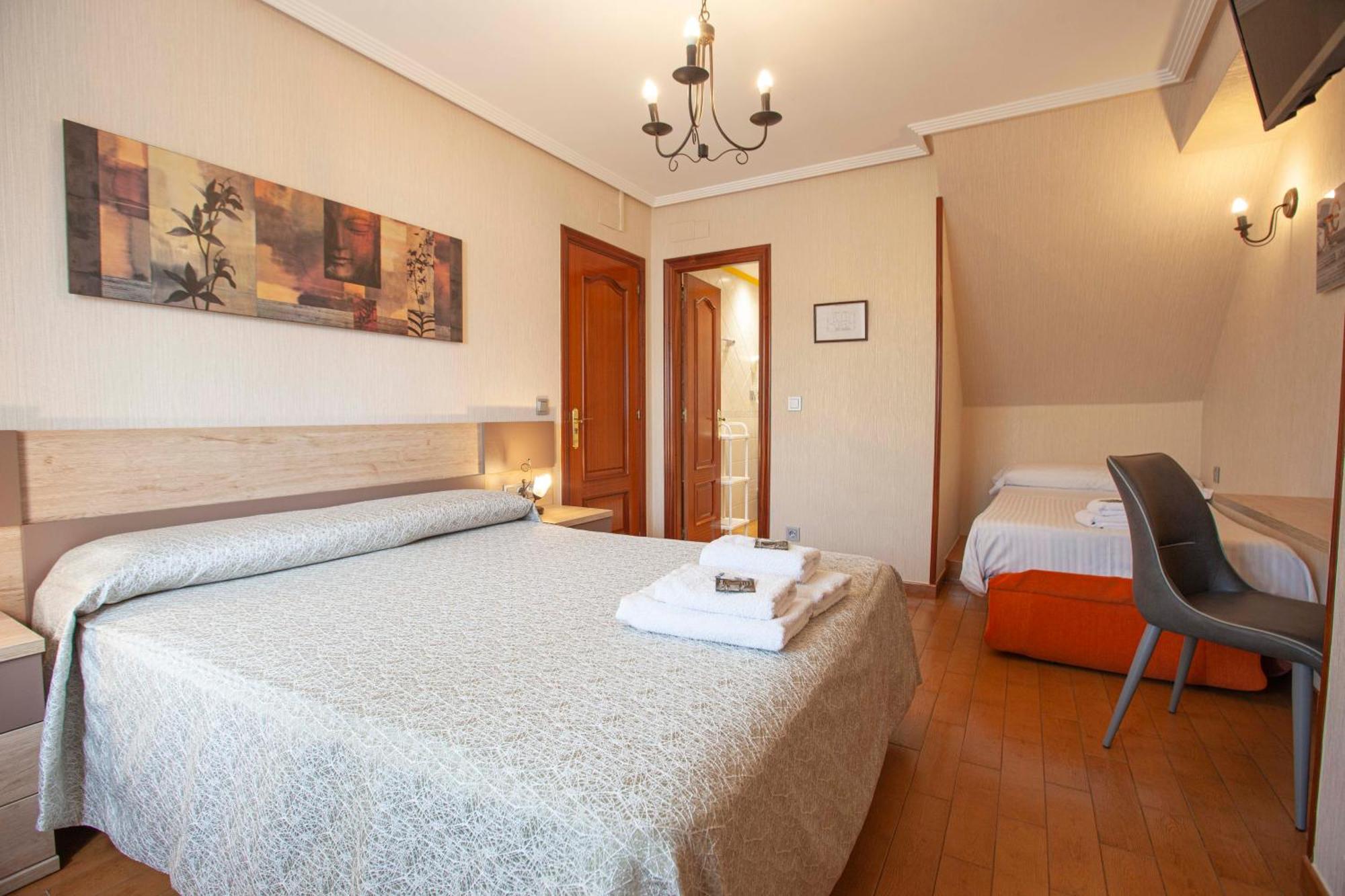 Double Room Private Bathroom