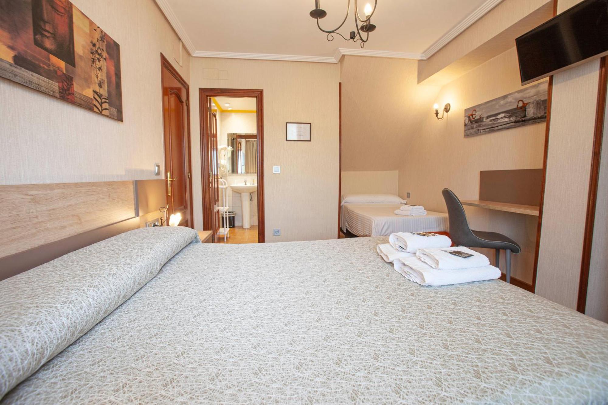 Double Room Private Bathroom