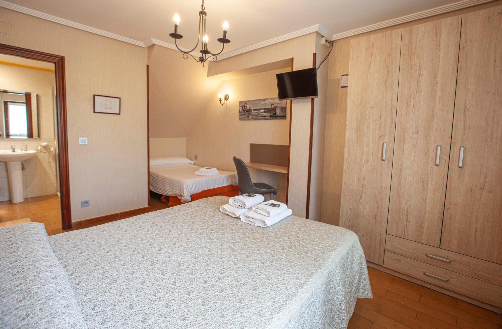 Double Room Private Bathroom