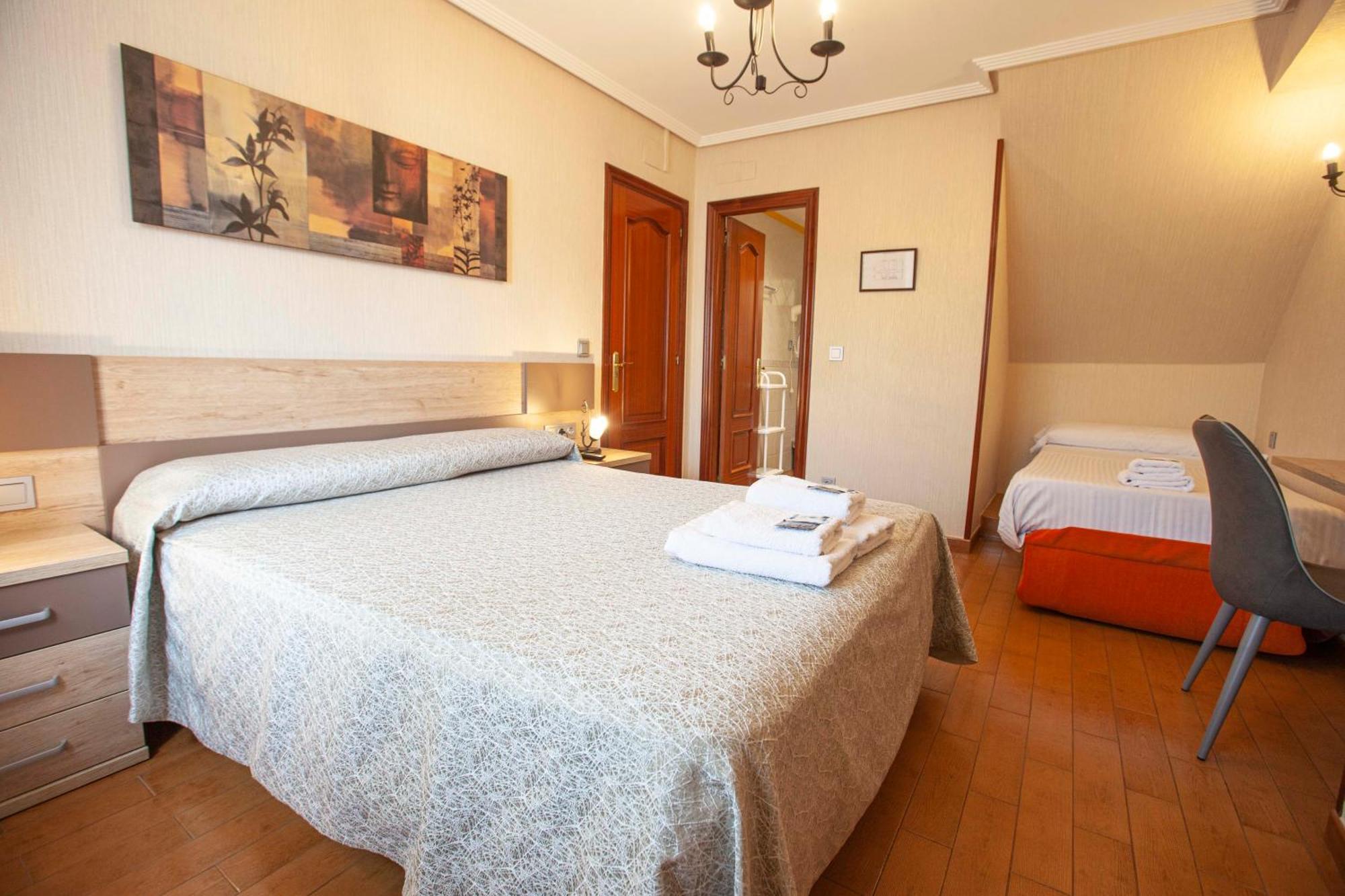 Double Room Private Bathroom