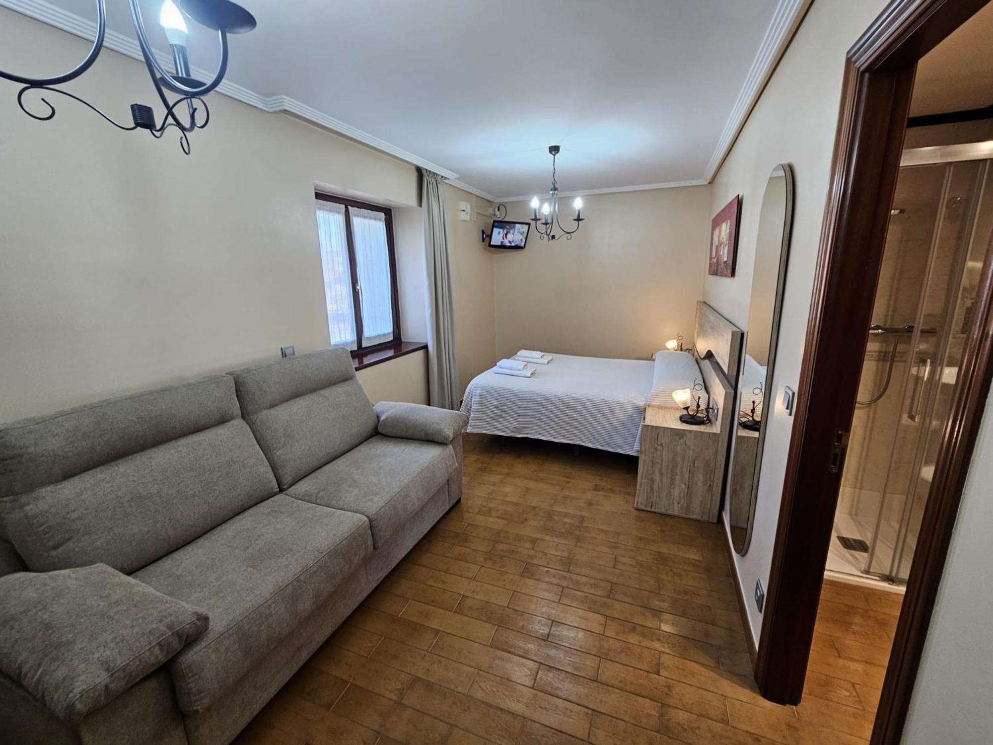 Triple Room Private Bathroom