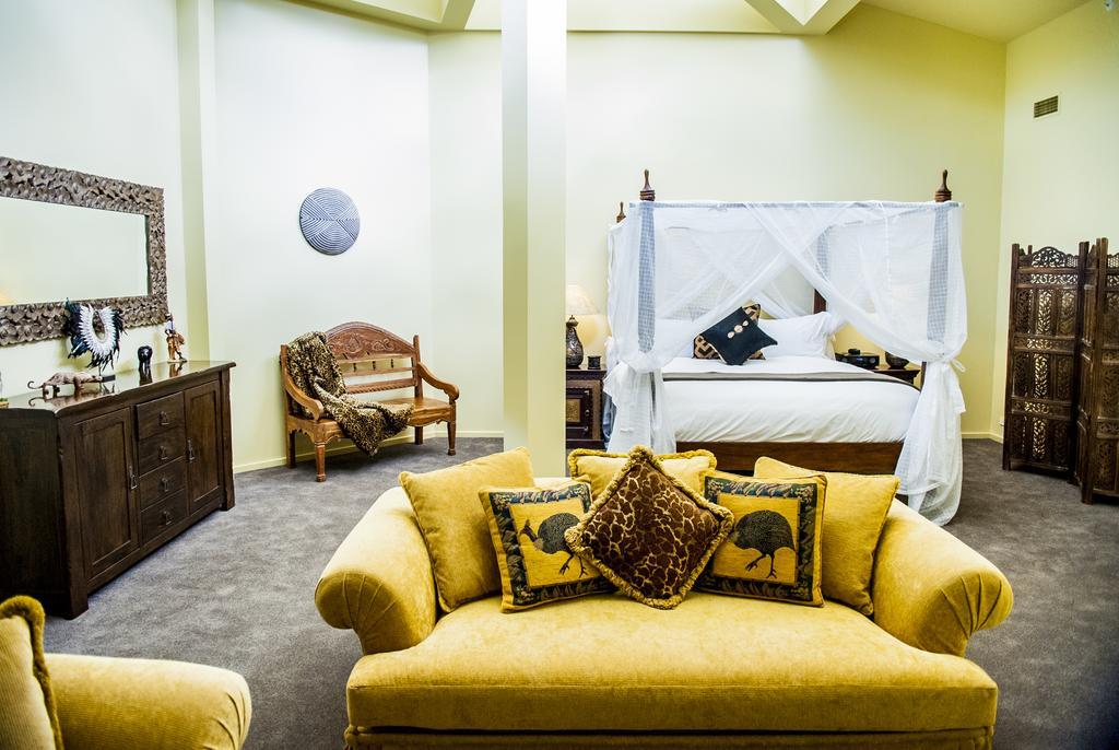 Shark Grand Suite