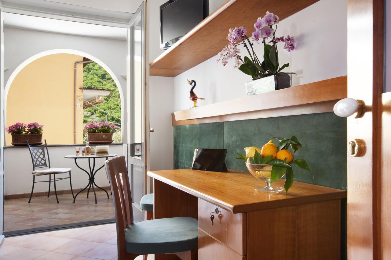 Chambre Double ou Lits Jumeaux avec Terrasse