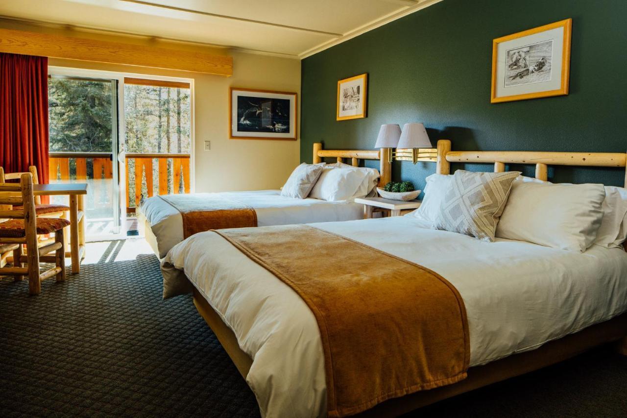 Deluxe Queen Room with Two Queen Beds