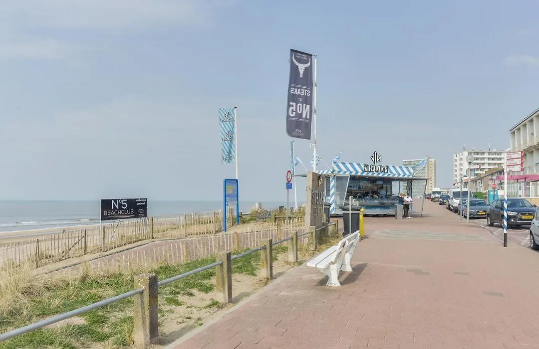 Chalet For 2 At The Beach-1