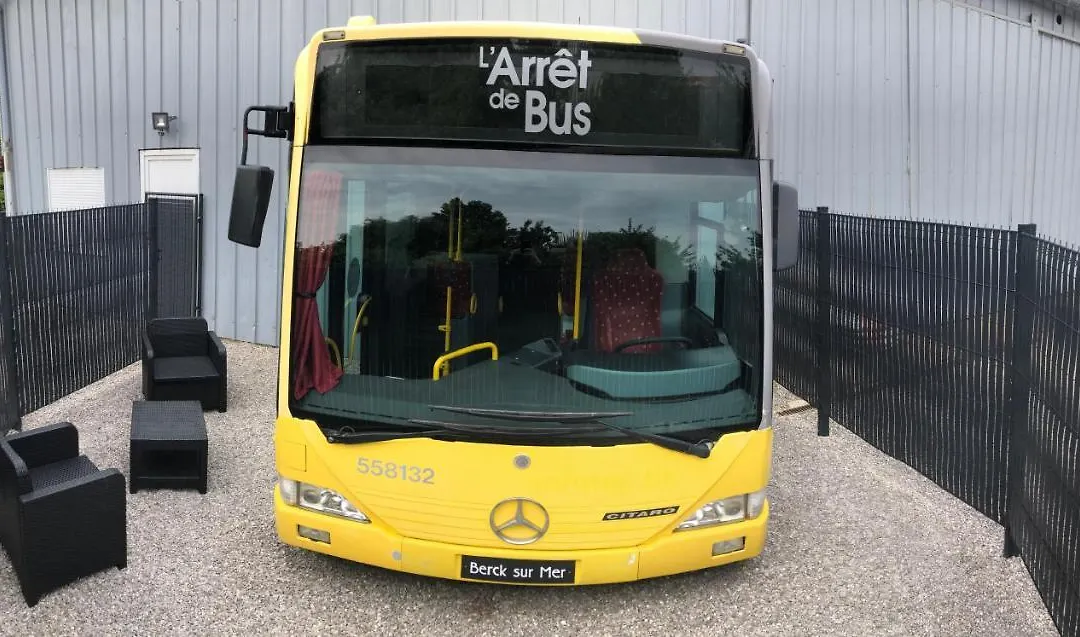 L Arrêt de Bus Insolite&SPA-1
