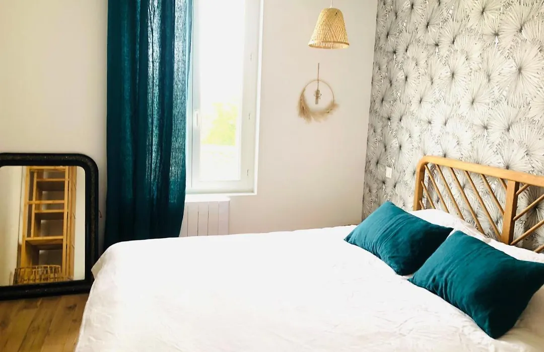 Maison BB Burgonce Bohème centre avec extérieur WIFI gratuit et NETFLIX-1