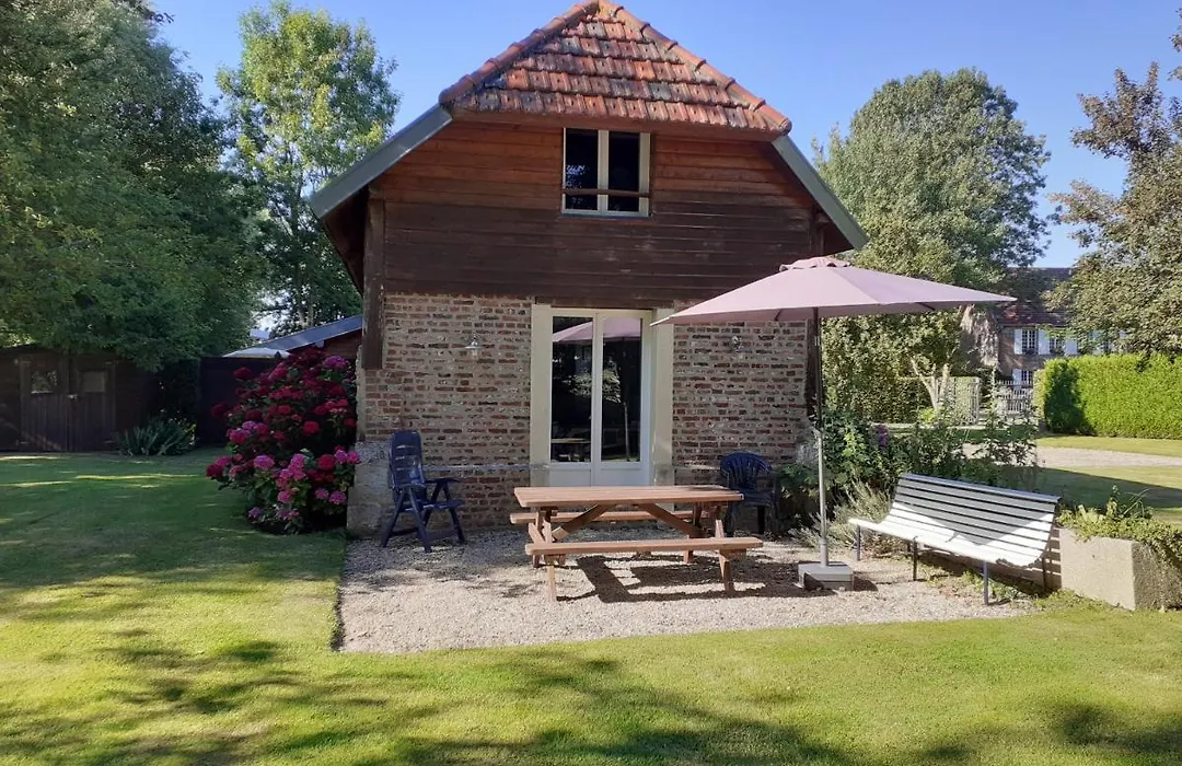 Gite au calme avec terrasse et parking privé-1
