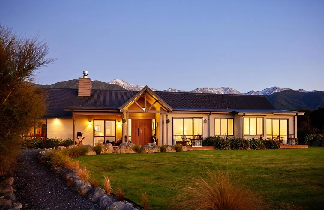 Manakau Lodge-1