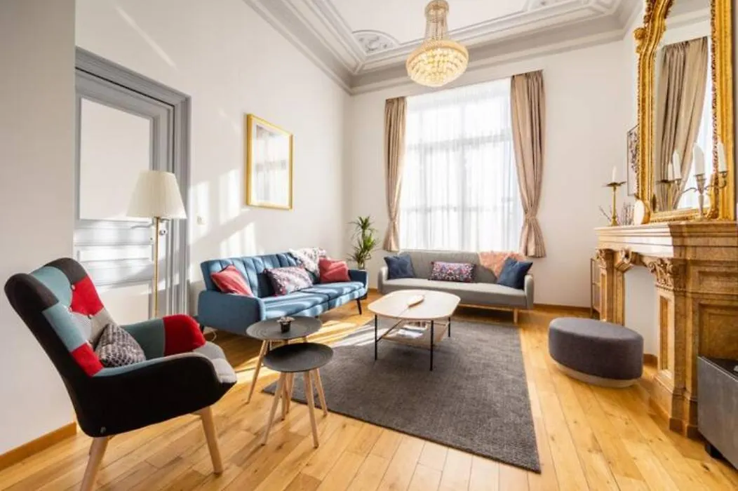 Manoir Bel Horizon Avec Grand Jardin Et Parking Prive-1