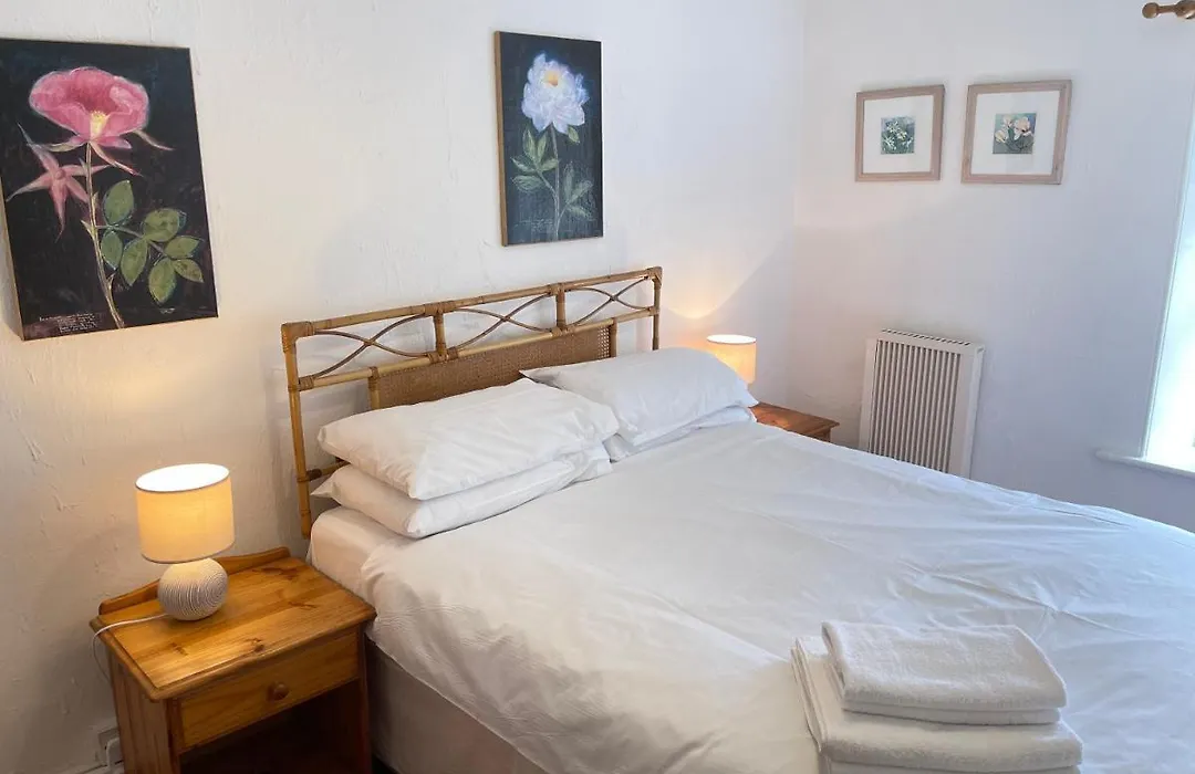 Porthia Cottage-1