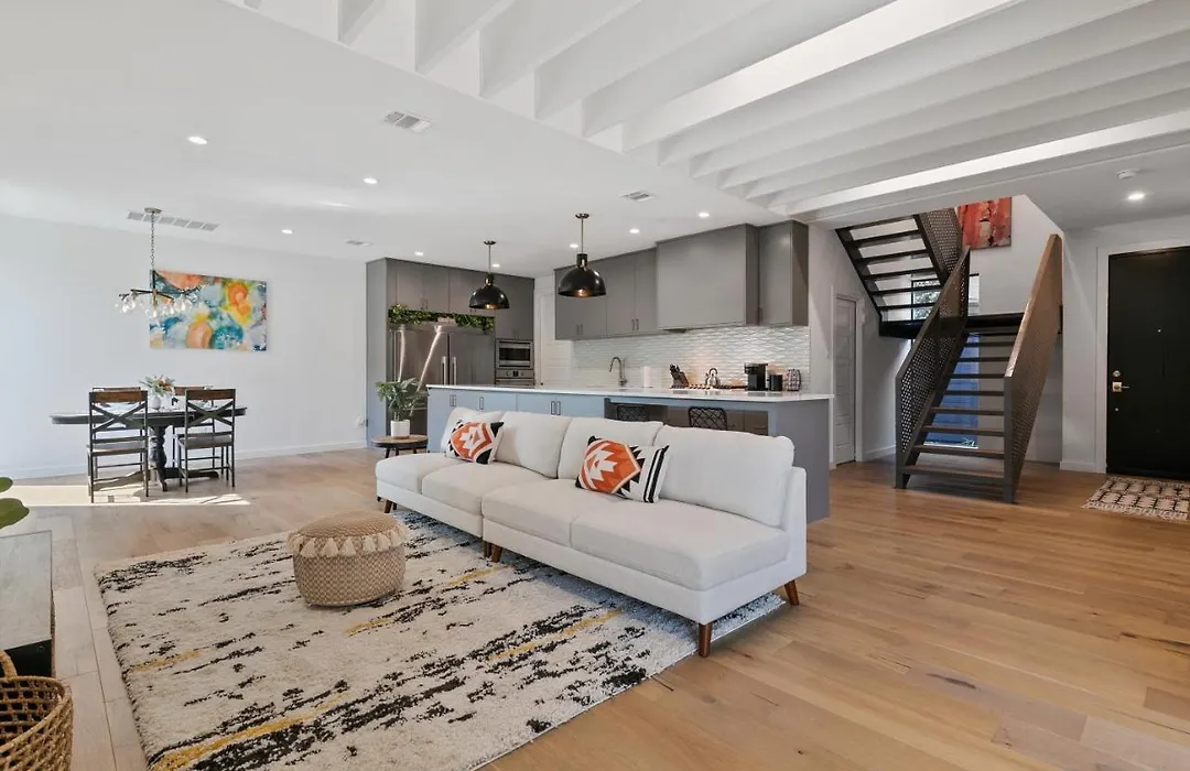 Eastvillage Signature Villas By Dunyha-1