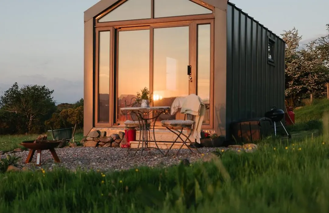 Oaklane Glamping Cabins-1