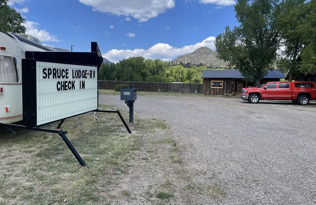 The Spruce Lodge-1