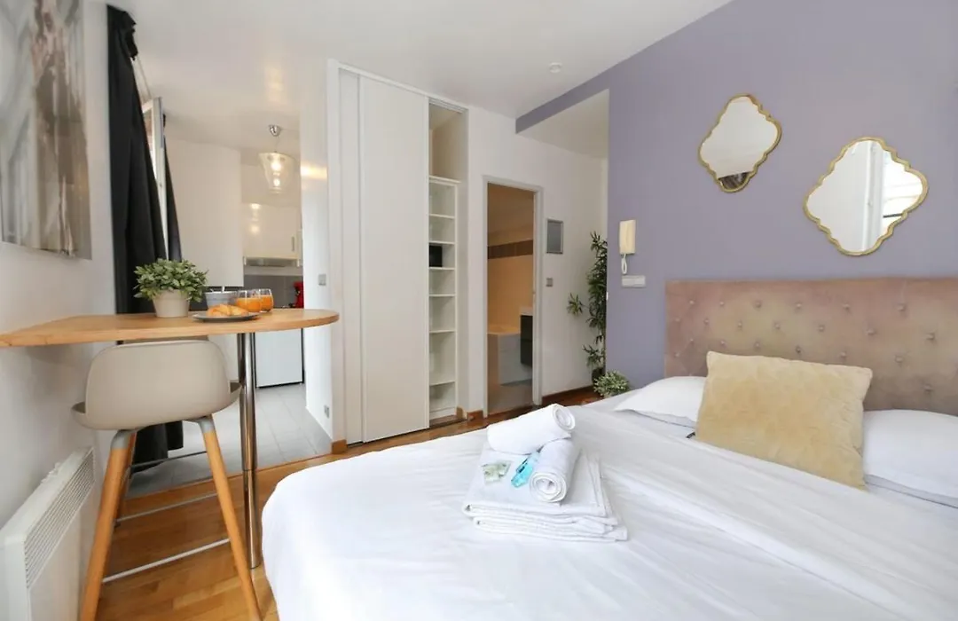 404 - Petit Bijou Dans Immeuble Hotelier Paris 5 - Flat-Guest-1