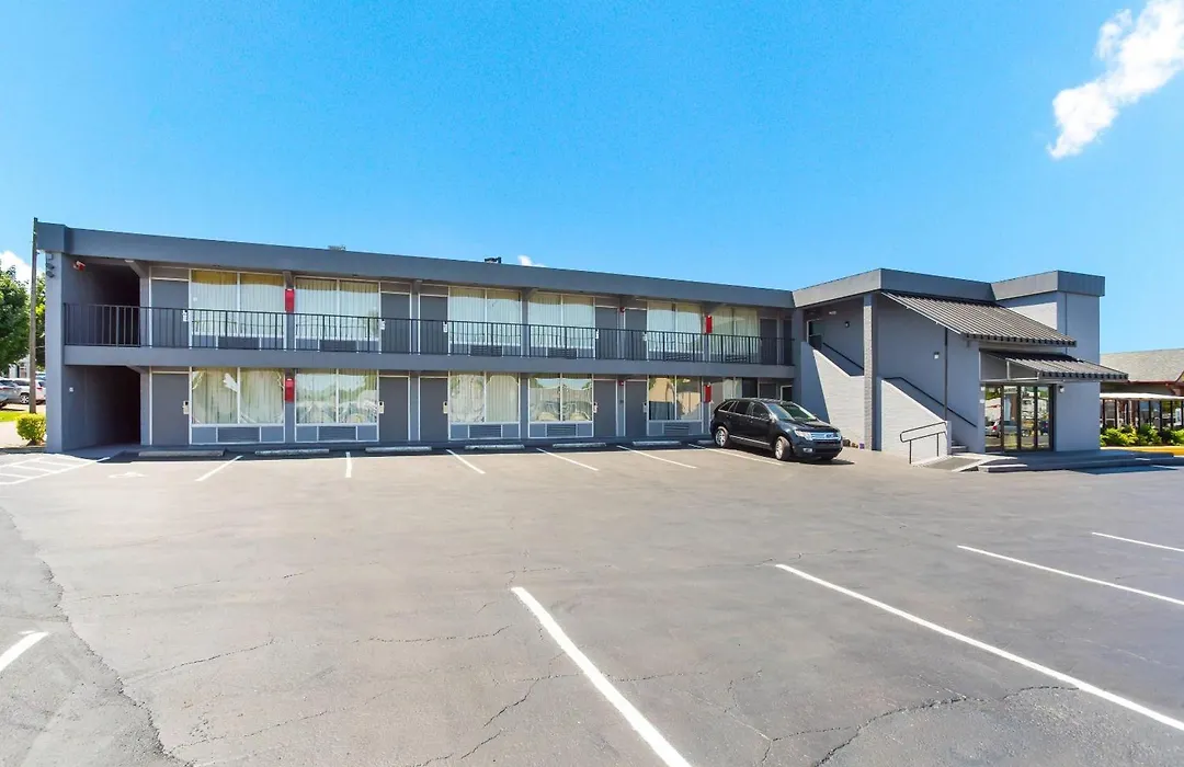 Econo Lodge Gallatin - Metro Nashville-1