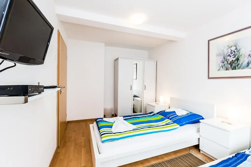 Ferienhaus Köln-1