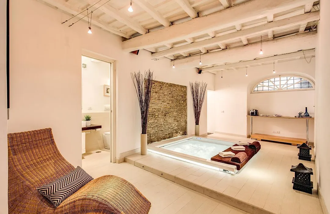 Yh Jacuzzi Suite-1