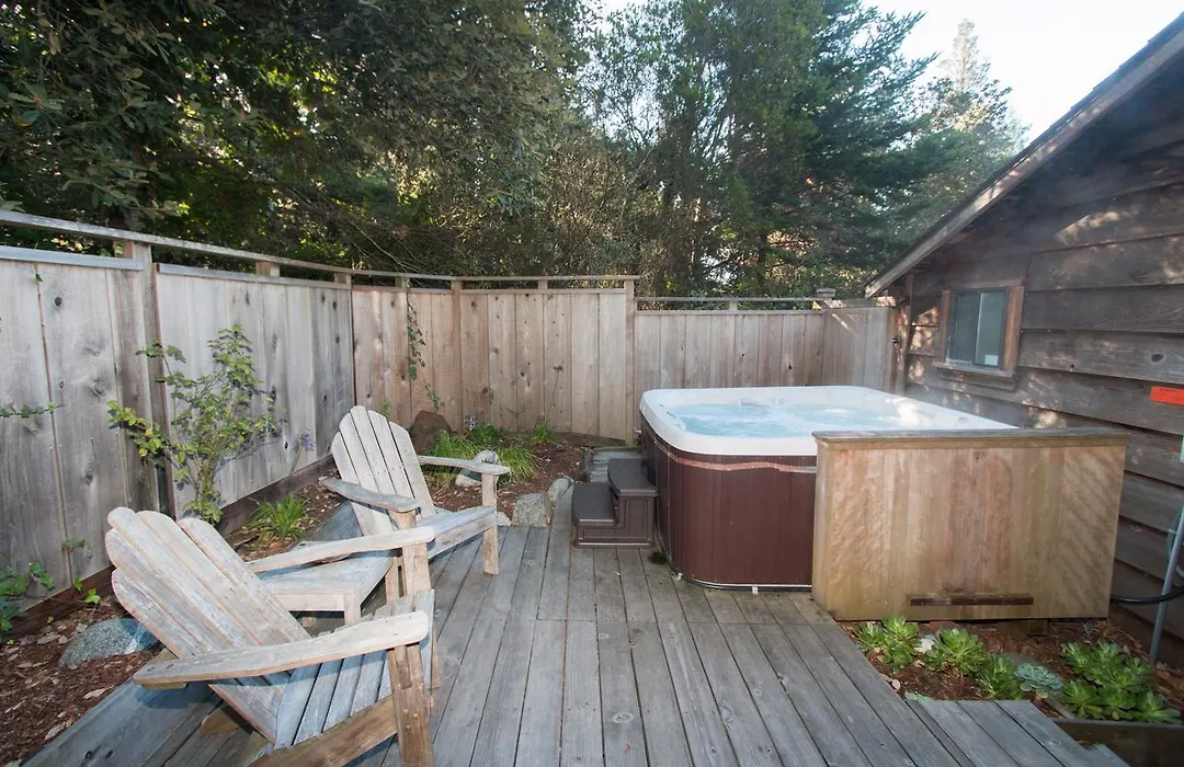 Redwood Cottage-Pet Friendly-1