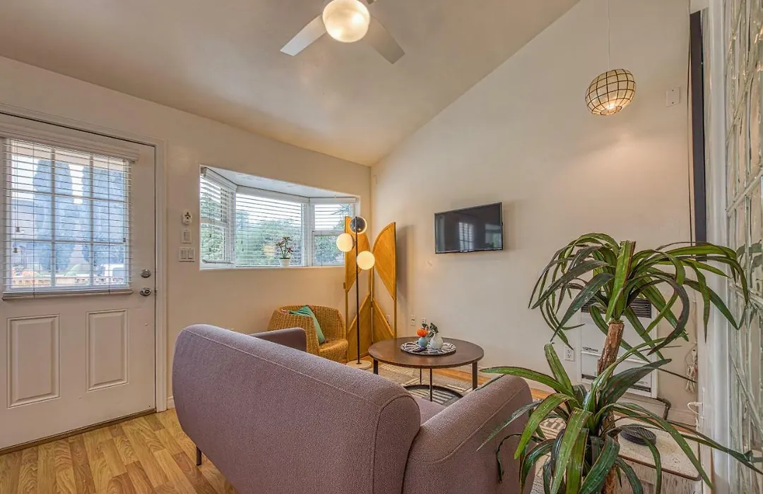 Cottage By Mission Bay-1