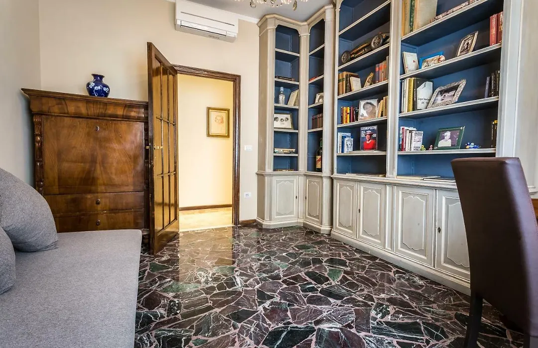 Ferrhouse Charm In Florence Two Lifts-1
