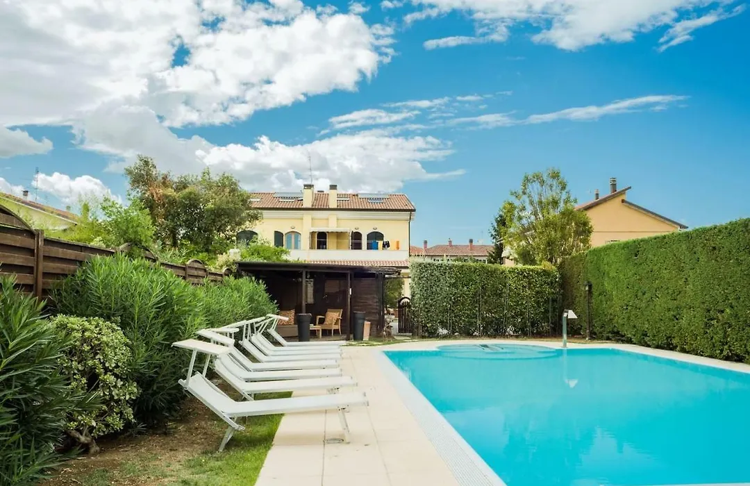 Villa Con Piscina A Rimini-1