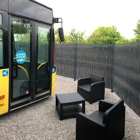 L Arrêt de Bus Insolite&SPA-3