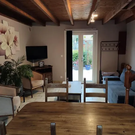 Maison Proche Plage Avec Terrasse Ensoleillee-3