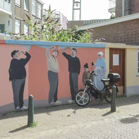 Picturesque Fisherman S House In Scheveningen Near The Shops-3