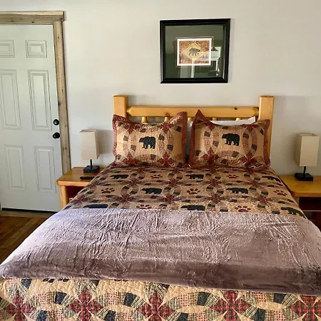 Island Park Lodge-2