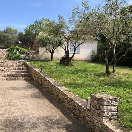 Nîmes calme-2