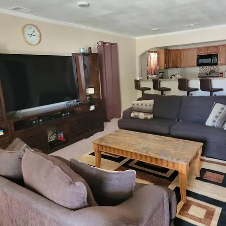 City Cottage 2Br/1Ba Near Downtown-2
