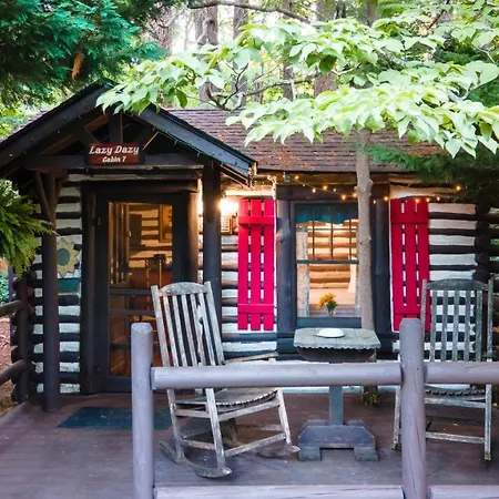 Log Cabin Motor Court-3