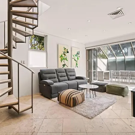 Panorama Firework View - Classic 4-Level Terrace Style Living In Kirribilli !!!-2