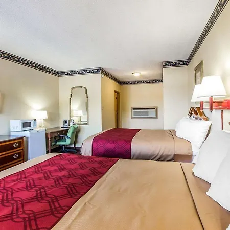 Econo Lodge-3