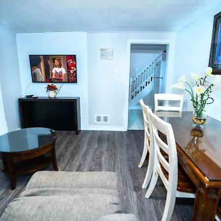 Cozy 3Br 2Bth Lower Unit, A Min To Hwy401, 404 & Dvp-3