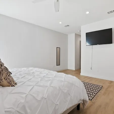 Eastvillage Signature Villas By Dunyha-3