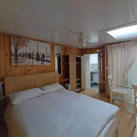 Spacious Garden Guest Suite With Private In-Suite-3