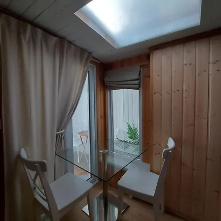 Spacious Garden Guest Suite With Private In-Suite-2