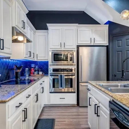 Stylish & Romantic Home, Long-Term Friendly, King-3