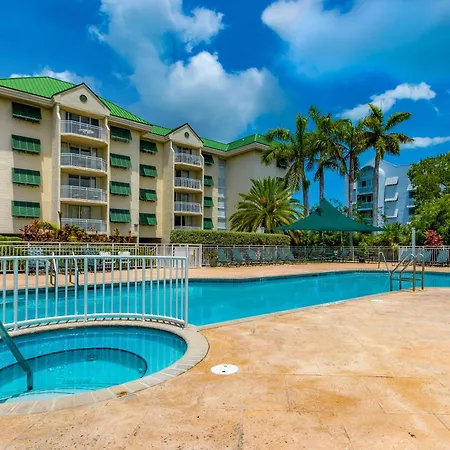 Sunrise Suites - Sea Breeze Suite 101-3