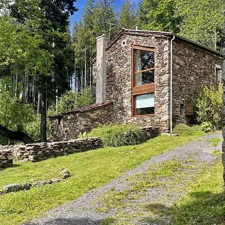 Gîte confortable avec vue imprenable près de Saint-Étienne - FR-1-496-38-3