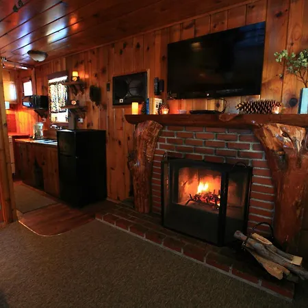 Sleepy Hollow Cabins And Hotel-3