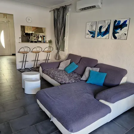 Location Bord de mer, villa de vacances 6-8 personnes - jardin-2