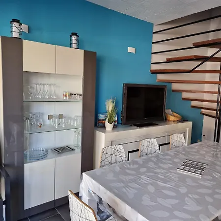 Location Bord de mer, villa de vacances 6-8 personnes - jardin-3