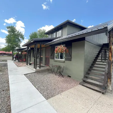 The Spruce Lodge-2