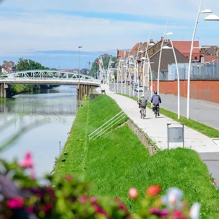 Maison de Ville restylée avec jardin, proche gare-3