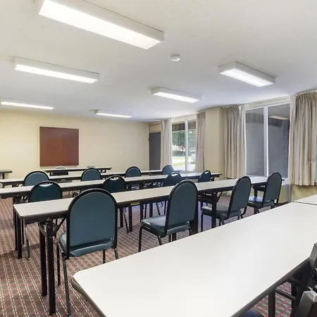 Econo Lodge Gallatin - Metro Nashville-3